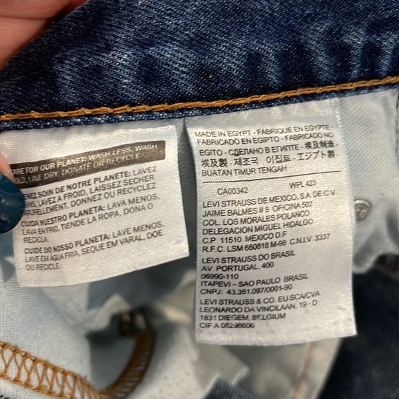 Levi’s 550 jeans in like new condition. 42x30 - Picture 8 of 8
